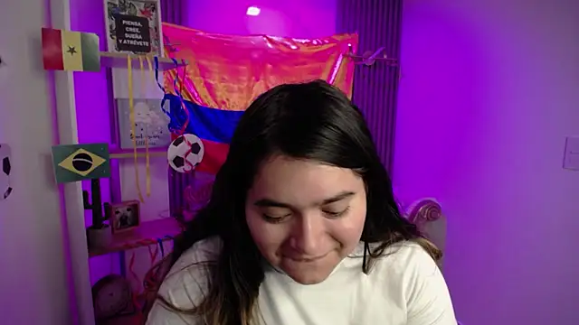 Snapshot of Laurha_ chatting on July 2026 12:10:01 PM Laurha online show from July 2026 12:10:01 PM
