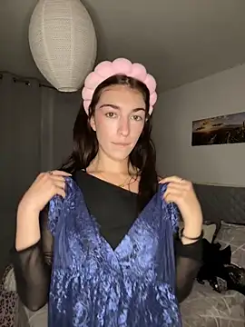 AdrianaSolerr online show from May 2026 07:41:01 PM
