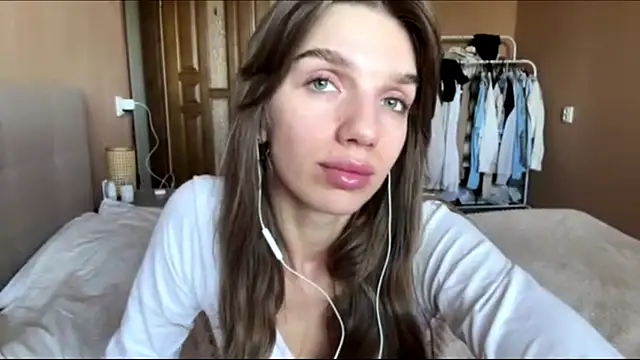TrishIsaac online show from May 2026 06:32:02 AM