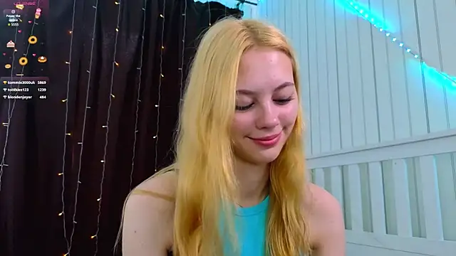 Snapshot of HarriettKitty chatting on August 2026 08:13:01 AM HarriettKitty online show from August 2026 08:13:01 AM