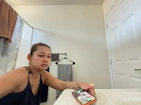 Snapshot of Baybeecakes chatting on May 2026 03:29:01 PM Baybeecakes online show from May 2026 03:29:01 PM