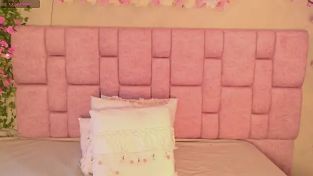 TiffanyEbony  online show from May 2026 01:52:02 PM