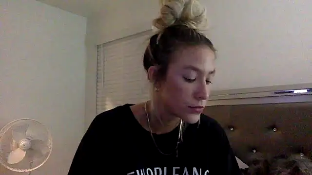 Snapshot of Misss_alyssaaa chatting on May 2026 01:11:01 AM Misss alyssaaa online show from May 2026 01:11:01 AM
