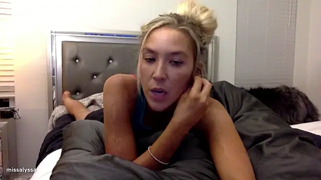 Snapshot of Misss_alyssaaa chatting on June 2026 04:13:02 AM Misss alyssaaa online show from June 2026 04:13:02 AM