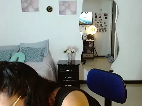 Obsidianlove1 online show from June 2026 01:32:01 AM