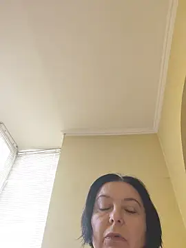 EmmaEmmy40 online show from May 2026 12:04:02 PM