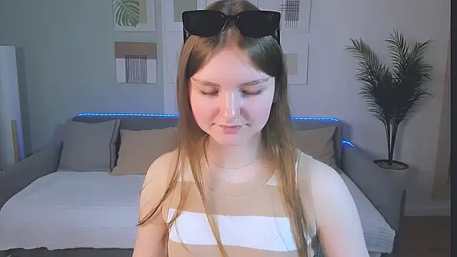 LookEva online show from May 2026 11:27:01 AM
