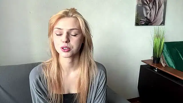 ScarlettRosy online show from May 2026 04:10:02 AM