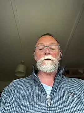 Snapshot of Moonraker64 chatting on May 2026 07:36:01 AM Moonraker64 online show from May 2026 07:36:01 AM