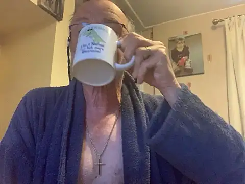 Snapshot of Moonraker64 chatting on June 2026 05:31:02 AM Moonraker64 online show from June 2026 05:31:02 AM