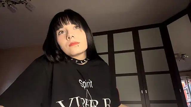 gothicq online show from May 2026 02:02:01 PM