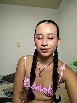 Snapshot of L0lita_Emi12 chatting on May 2026 12:19:01 AM L0lita Emi12 online show from May 2026 12:19:01 AM