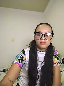 Snapshot of L0lita_Emi12 chatting on May 2026 11:05:02 AM L0lita Emi12 online show from May 2026 11:05:02 AM