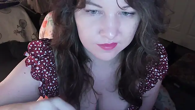 ScarletMaroon online show from May 2026 07:05:01 AM