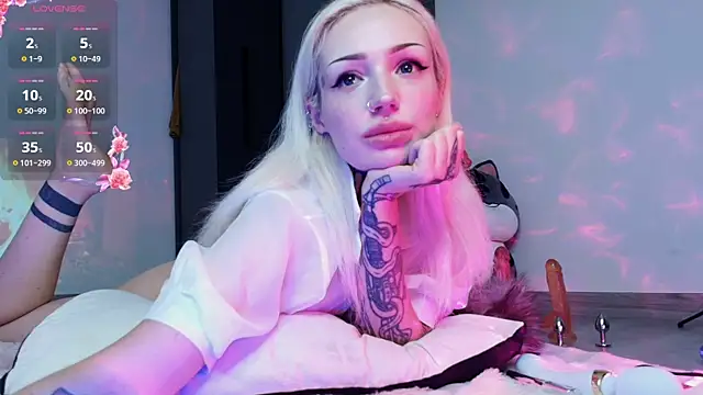 Snapshot of necroblonde chatting on June 2026 02:14:02 AM necroblonde online show from June 2026 02:14:02 AM