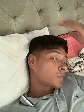Henrryl online show from May 2026 05:21:02 PM