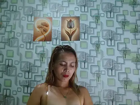 Snapshot of Sweet_Crystal69 chatting on May 2026 06:46:01 PM Sweet Crystal69 online show from May 2026 06:46:01 PM