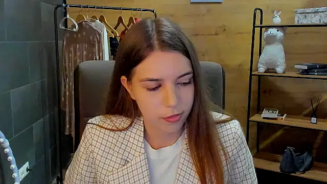 RuthhCox online show from May 2026 01:18:02 PM