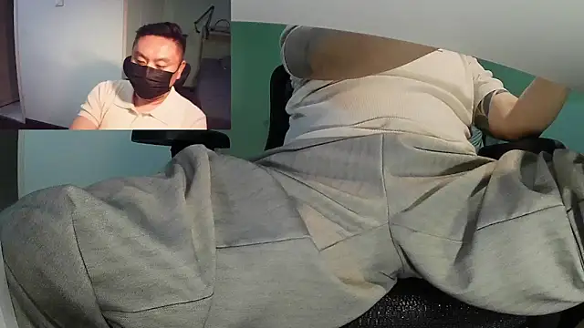 Snapshot of mrcake666 chatting on May 2026 04:36:01 PM mrcake666 online show from May 2026 04:36:01 PM