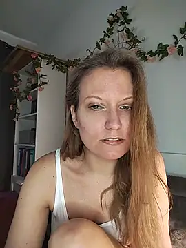 Snapshot of Candy_Cougar chatting on June 2026 06:35:01 AM Candy Cougar online show from June 2026 06:35:01 AM