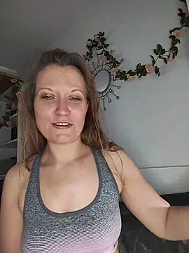 Snapshot of Candy_Cougar chatting on June 2026 07:00:01 AM Candy Cougar online show from June 2026 07:00:01 AM