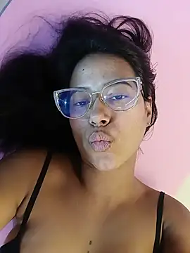 Snapshot of Raven_stonee01 chatting on May 2026 11:56:01 PM Raven stonee01 online show from May 2026 11:56:01 PM