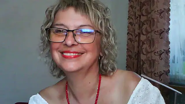 Snapshot of ElizabethGorden chatting on June 2026 11:54:02 AM ElizabethGorden online show from June 2026 11:54:02 AM