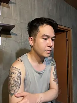 xanderalex13 online show from May 2026 06:58:02 PM