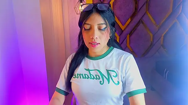 Snapshot of Ey_Im_simone_ chatting on June 2026 12:24:02 PM Ey Im simone online show from June 2026 12:24:02 PM