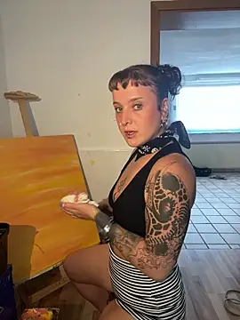 Snapshot of EmilieBraun chatting on June 2026 01:34:02 PM EmilieBraun online show from June 2026 01:34:02 PM