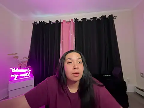 Snapshot of ValenLux chatting on May 2026 02:25:02 PM ValenLux online show from May 2026 02:25:02 PM