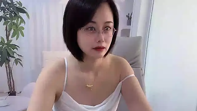 Naomi Z online show from June 2026 11:39:02 PM