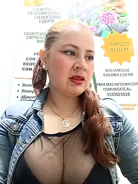 Snapshot of VANESSA__28 chatting on June 2026 04:11:02 PM VANESSA 28 online show from June 2026 04:11:02 PM