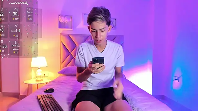 Snapshot of Baby_noahtt chatting on June 2026 01:48:01 PM Baby noahtt online show from June 2026 01:48:01 PM