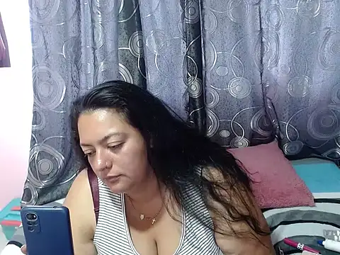 Snapshot of FabritziAPiel chatting on May 2026 02:57:02 PM FabritziAPiel online show from May 2026 02:57:02 PM