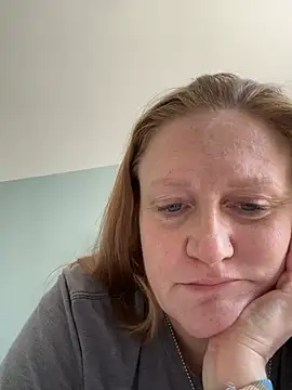 Snapshot of Kellilyn10 chatting on May 2026 04:48:01 PM Kellilyn10 online show from May 2026 04:48:01 PM