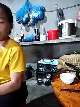 Snapshot of Min-meo chatting on May 2026 04:19:02 AM Min-meo online show from May 2026 04:19:02 AM