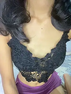 Snapshot of Honey_be_ chatting on June 2026 07:19:01 AM Honey be online show from June 2026 07:19:01 AM