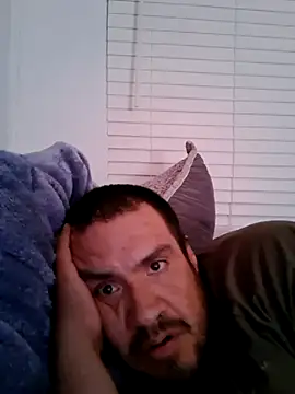 Snapshot of Almircorral2211 chatting on June 2026 04:45:01 AM Almircorral2211 online show from June 2026 04:45:01 AM