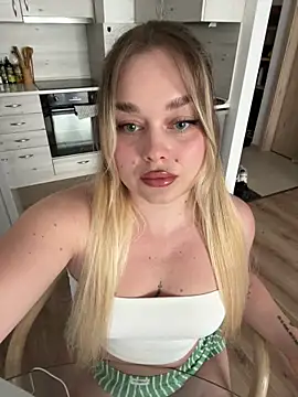 Snapshot of lilixcake chatting on May 2026 01:27:01 PM lilixcake online show from May 2026 01:27:01 PM