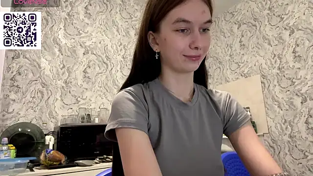 Snapshot of HinaDesire chatting on July 2026 06:40:02 PM HinaDesire online show from July 2026 06:40:02 PM