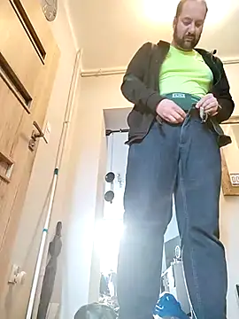MojMaly online show from May 2026 04:01:01 PM