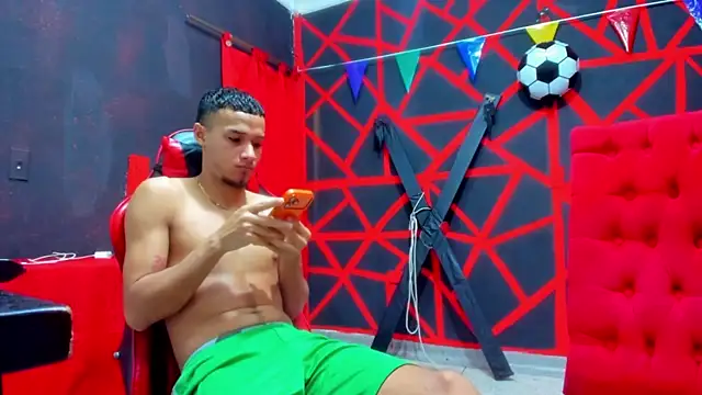 friends lust latin online show from June 2026 10:12:01 PM
