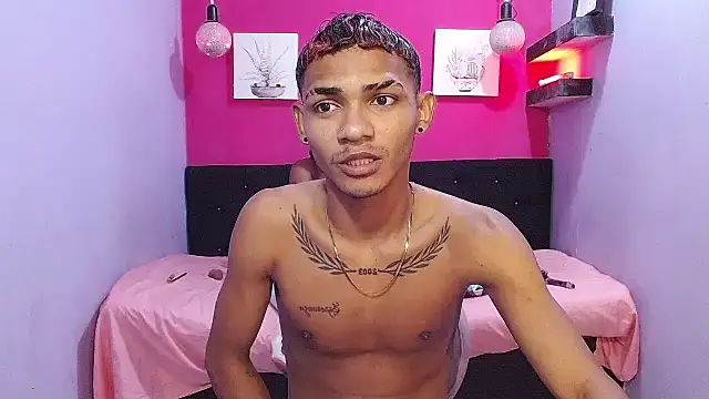 Snapshot of black_twinks chatting on June 2026 02:43:02 AM black twinks online show from June 2026 02:43:02 AM