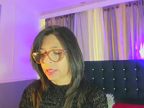 Snapshot of lena_gray chatting on May 2026 01:40:01 PM lena gray online show from May 2026 01:40:01 PM