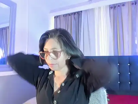 Snapshot of lena_gray chatting on May 2026 01:29:02 PM lena gray online show from May 2026 01:29:02 PM