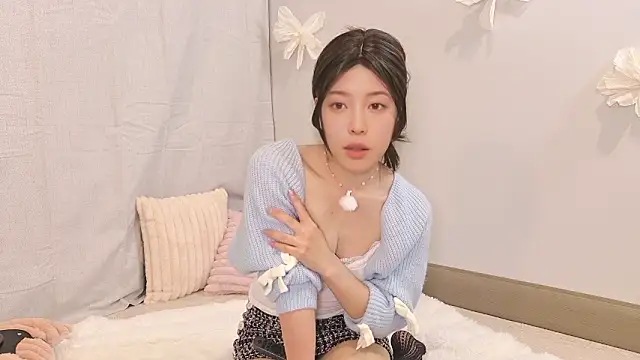 Snapshot of sakura-ch- chatting on July 2026 05:18:01 PM sakura-ch- online show from July 2026 05:18:01 PM