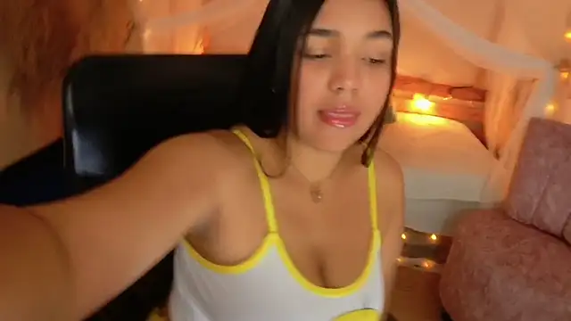 leoneriss online show from July 2026 07:55:01 PM