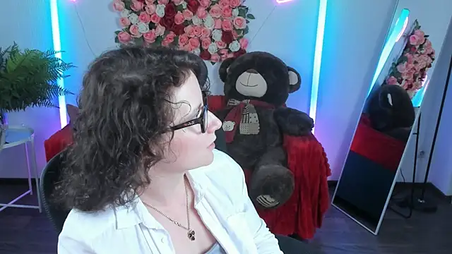 AureliaGleam online show from May 2026 09:36:02 AM