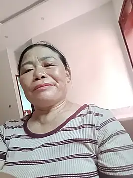 Snapshot of -Lytina- chatting on July 2026 06:28:01 AM -Lytina- online show from July 2026 06:28:01 AM